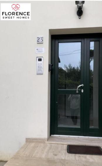 Lella Apartment With Free Parking By Florence Sweet Homes Exteriör bild